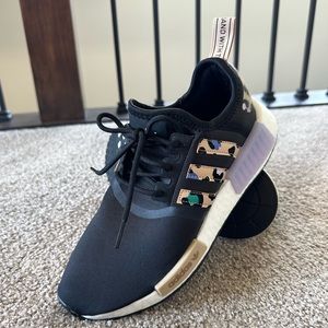 Adidas Originals NMD R1 sneakers in black with leopard print